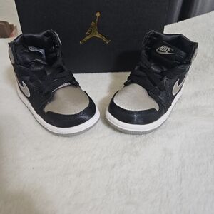 Nike Kids Black and Gray Sneakers